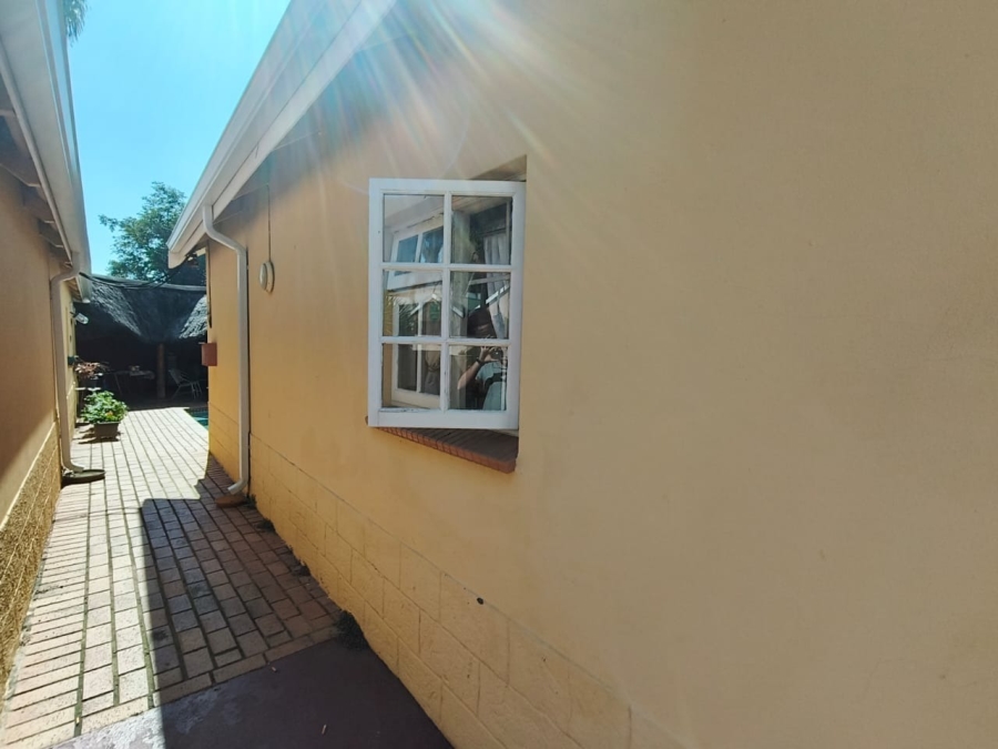 4 Bedroom Property for Sale in Geelhoutpark North West